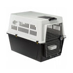 Transportadora Atlas 20 Ferplast con puerta metálica, rejillas de ventilación y asa superior, ideal para el traslado seguro de mascotas.