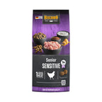 Belcando Senior Sensitive Pollo para perros adultos mayores, alimento seco con pollo fresco y croquetas sobre envase morado.