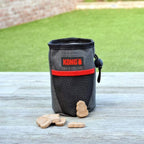 KONG Bolsa Porta Premios Train & Treat con bolsillo de malla, cierre ajustable y mosquetón para llevar snacks durante el entrenamiento.