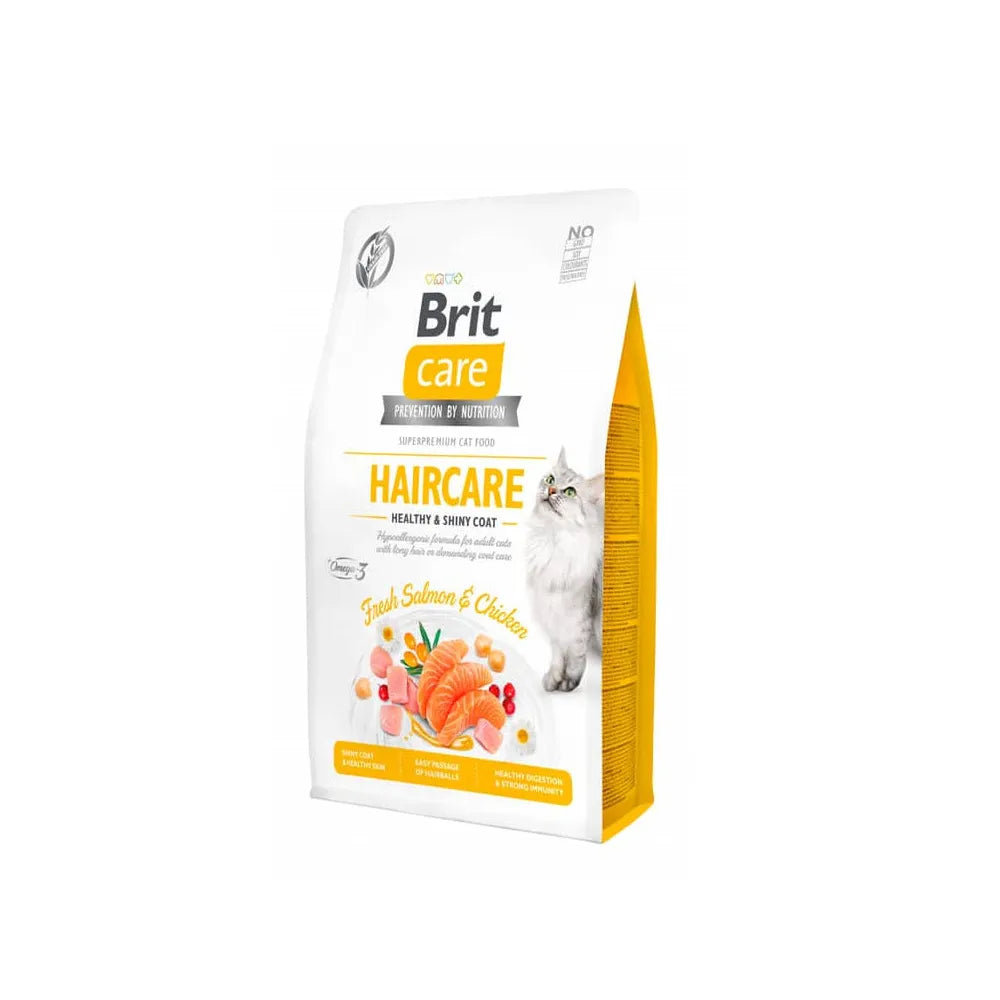 Brit Care Pelaje Haircare Healthy & Shiny coat para Gatos comida seca en envase blanco, fórmula para pelaje brillante con salmón