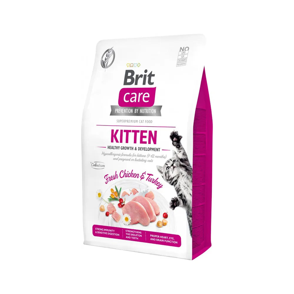 Brit Care Kitten para Gatitos alimento seco con pollo y pavo fresco, bolsa blanca con detalles rosados y foto de gatito