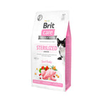 Bolsa de Brit Care Esterilizado Sensitive para Gatos, alimento premium para gatos esterilizados con digestión sensible y receta de conejo.