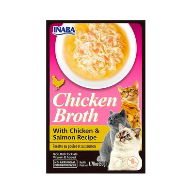 Churu Broth Caldo de Pollo y Salmón para Gatos en sobre individual, con caldo suave y trozos de pollo y salmón visibles.