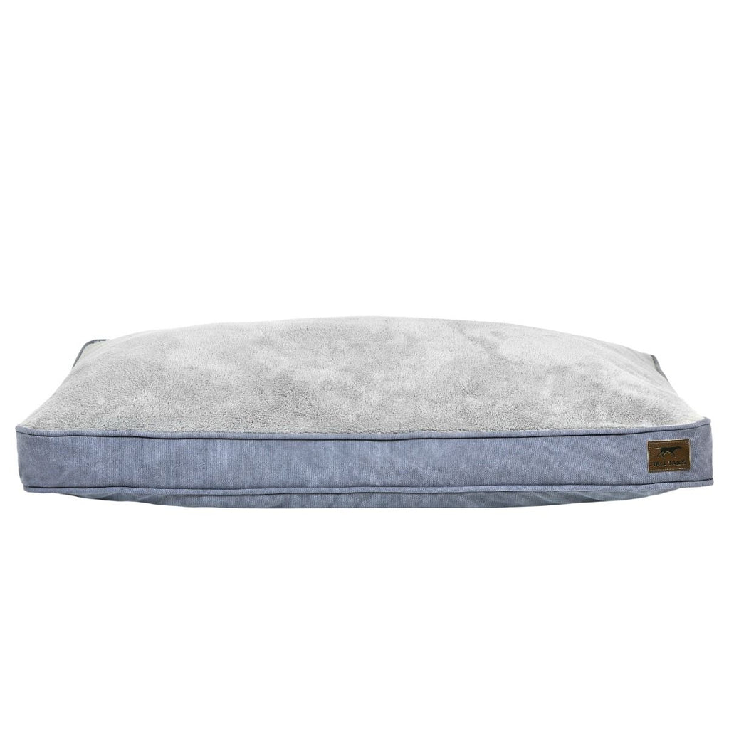 Cama "Cushion" Tall Tails