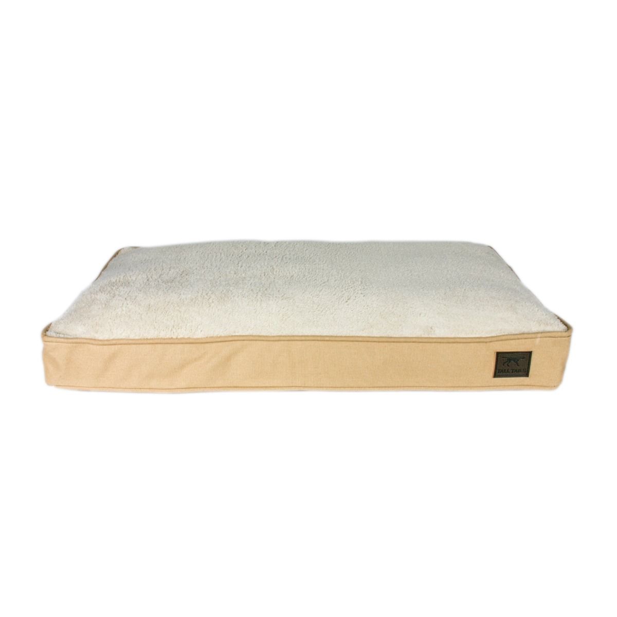 Cama "Cushion" Tall Tails
