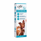 AFP Pet Salon Limpiador de Oídos, solución para perros y gatos en frasco blanco con aplicador curvo para facilitar su uso.