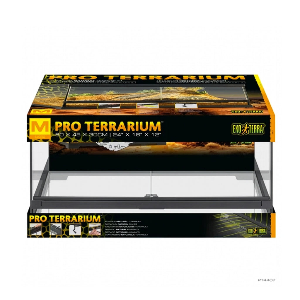 Exo Terra Pro Terrario Medium Bajo, terrario de vidrio con marco negro, puertas frontales, sustrato, rocas y plantas.