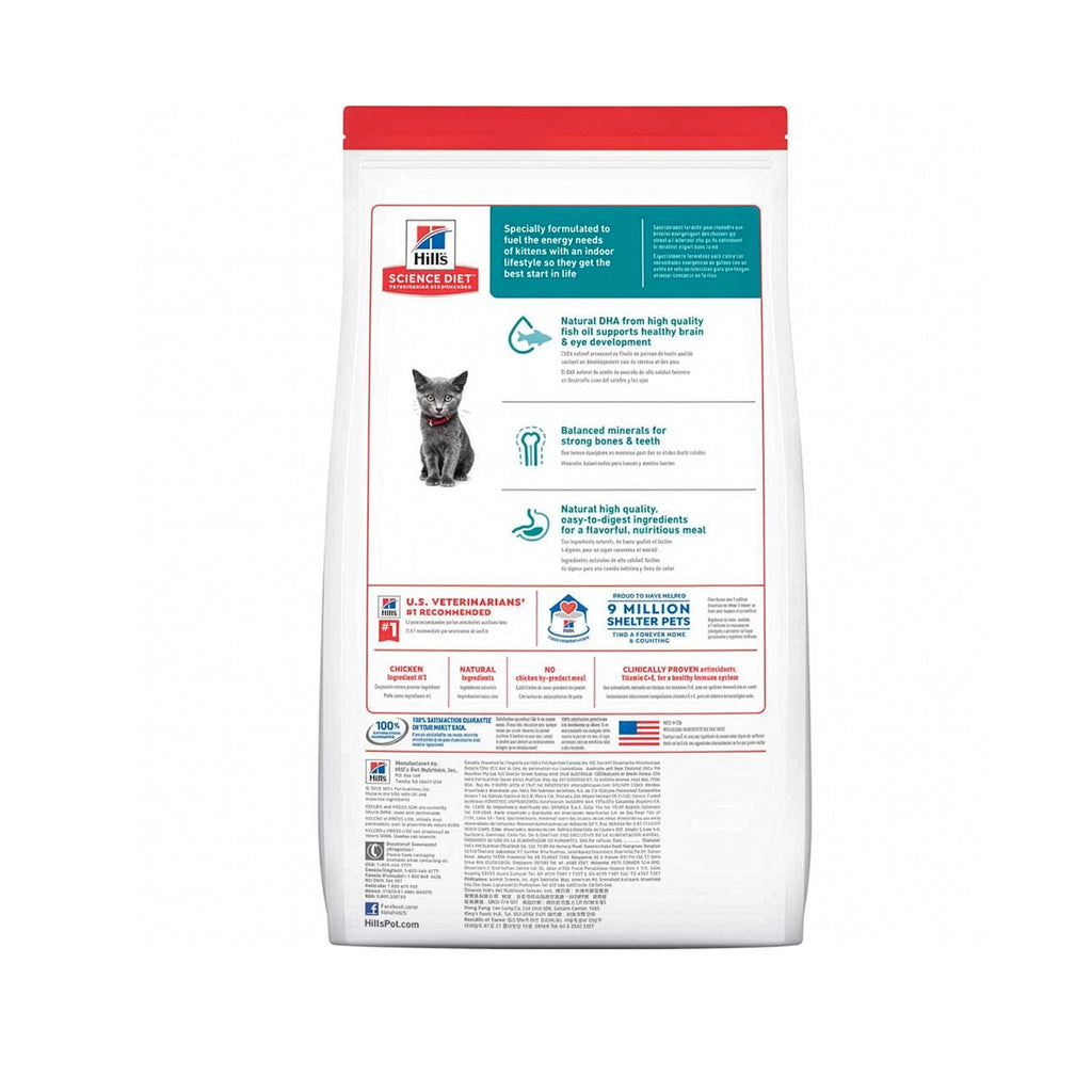 Hill's Indoor para Gatitos con receta de pollo, alimento seco para gatitos de interior en envase con un gatito gris sobre fondo blanco.