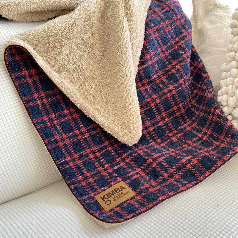 Kimba Eco Manta Canelo Escocés Azul/Rojo