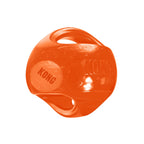 Pelota Kong "Jumbler Ball" color naranja con pelota de tenis interior visible, juguete interactivo para perros con asas integradas.