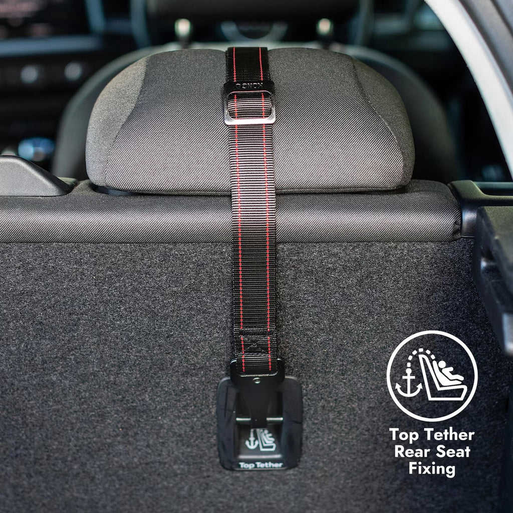 KONG Asiento para Auto con Correa de Seguridad Ultimate acolchado en color gris, con correa integrada para viajar con perros de forma segura.
