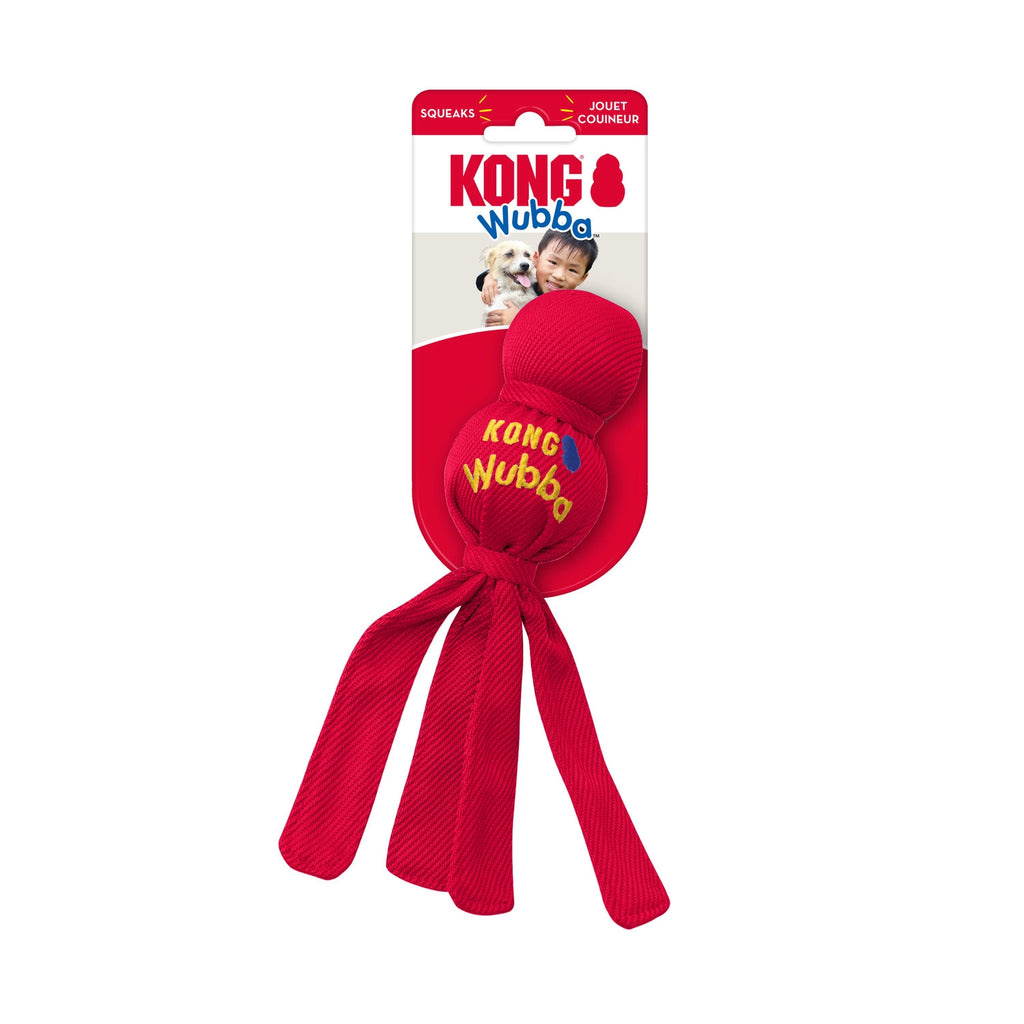 Juguete KONG WUBBA color rojo para perros, diseño con pelota resistente y cintas largas para lanzar, tirar y jugar.