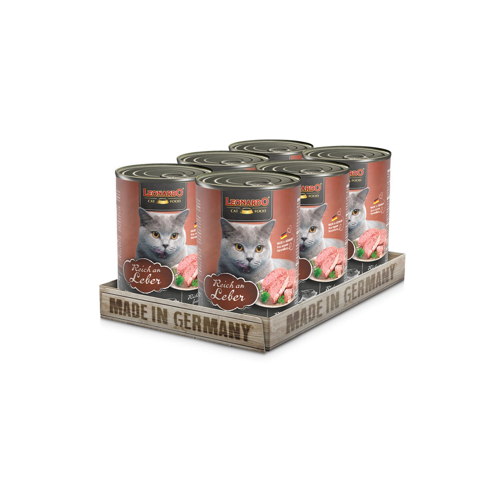 Lata Leonardo Lata de Higado para gatos adultos pack 6 latas, diseño café con retrato de gato gris y proteína de hígado.