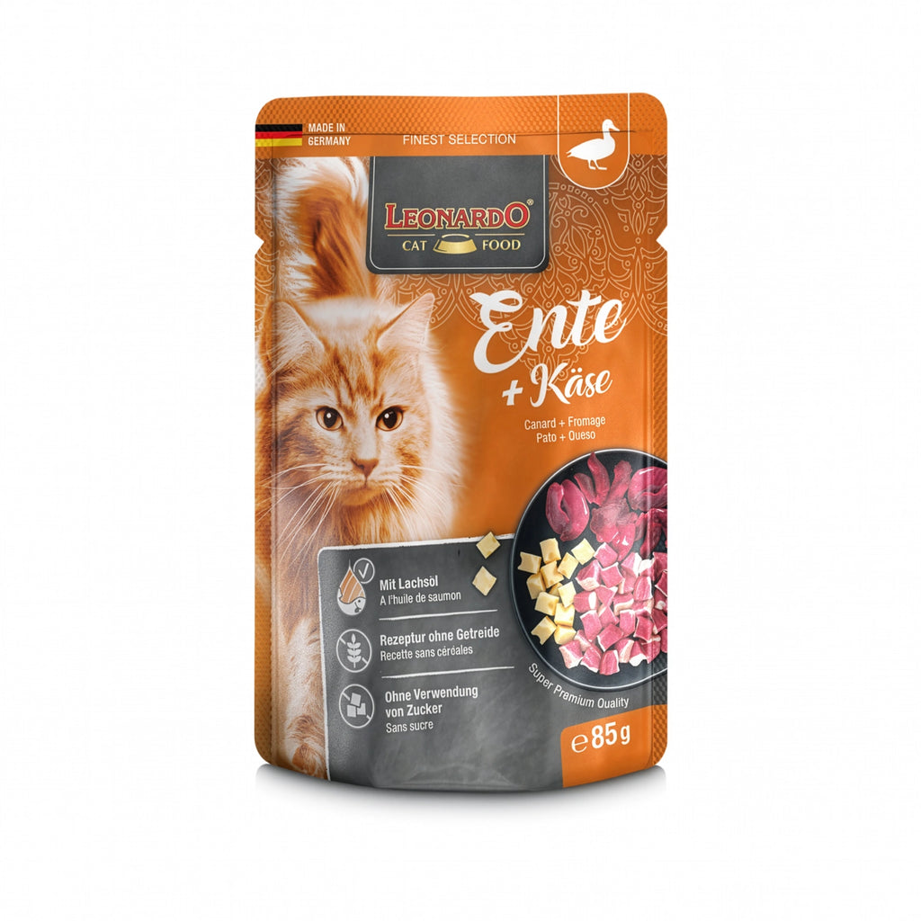 Leonardo Pouch Pato y Queso alimento húmedo para gatos, pouch premium con trozos de pato y queso cremoso.