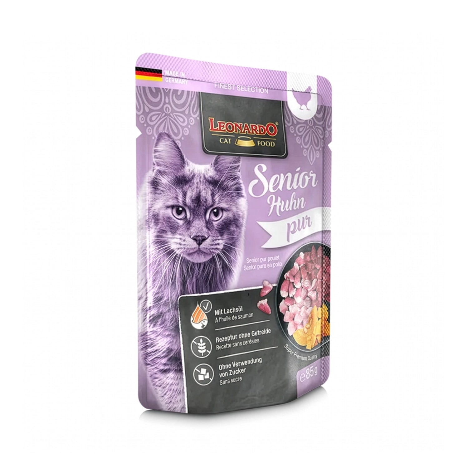 Leonardo Pouch Senior Ave alimento húmedo para gatos mayores, envase lila con gato gris y trozos de pollo.