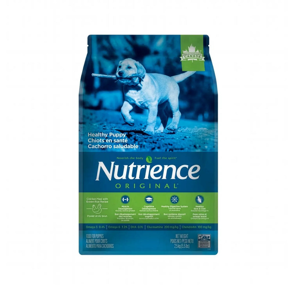 Nutrience Original para Cachorros en bolsa azul y verde con cachorro labrador y fórmula saludable premium