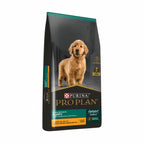 Pro Plan para Cachorros Raza Mediana en bolsa de alimento seco, con cachorro de raza mediana y fórmula Optistart con calostro.