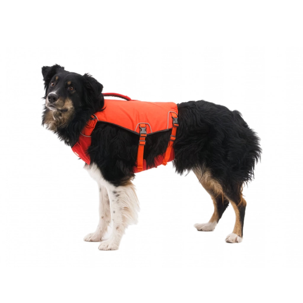 Ruffwear Confluence Chaleco Salvavidas para perros en color naranja, con asa superior, correas ajustables y detalles reflectantes.
